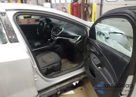 2017 Chevrolet Volt Lt z USA, uszkodzony, nr VIN 1G1RA6S56HU102920